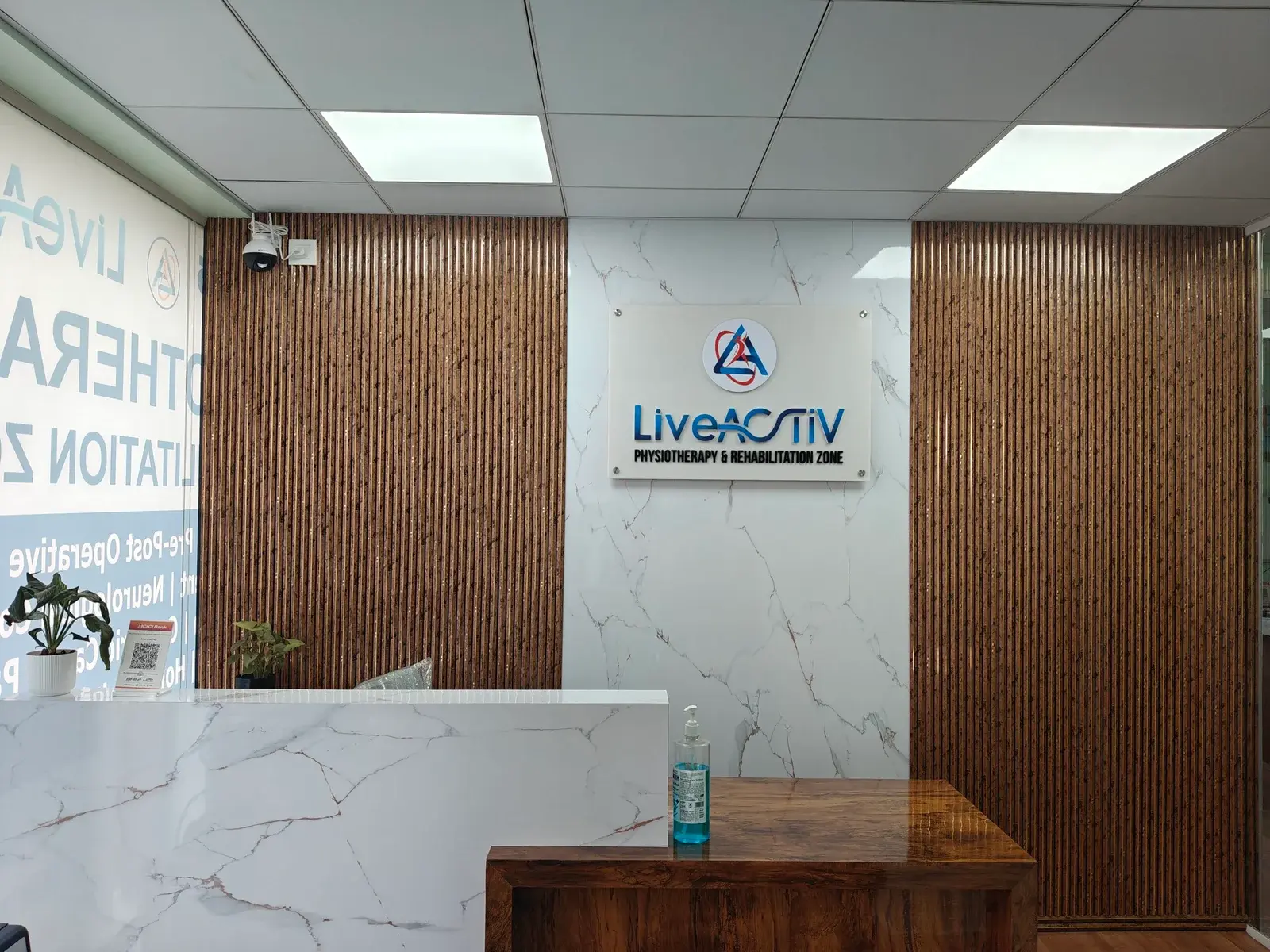 LiveActiv physiotherapy clinic reception JP Nagar